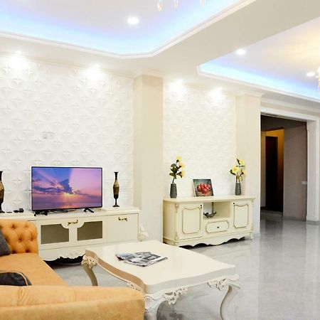 Bellis Hotel Tbilisi Buitenkant foto